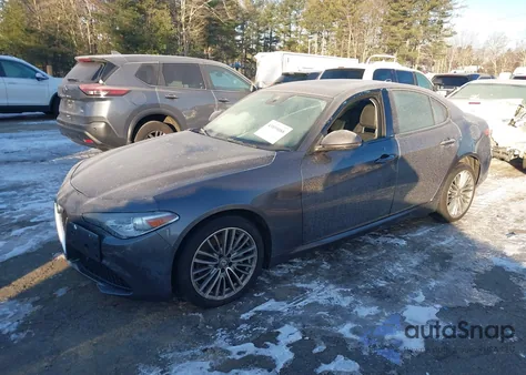 2017 Alfa Romeo Giulia Ti Awd z USA, uszkodzony, nr VIN ZARFAEEN4H7531736